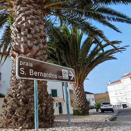 The Whale Beach House Atouguia Da Baleia Exterior photo